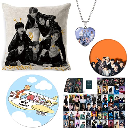 BTS Gift Set,BTS Fanartikel, BTS Fans Geschenk Set für Army,BTS Kissenbezug,BTS Photocard,1 Halskette,BTS Mauspad,1 Brosche, BTS Merchandise