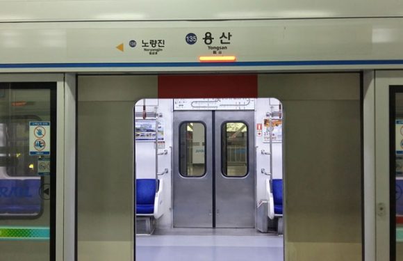 U-Bahn Durchsage rührt Pendler in Seoul zu Tränen