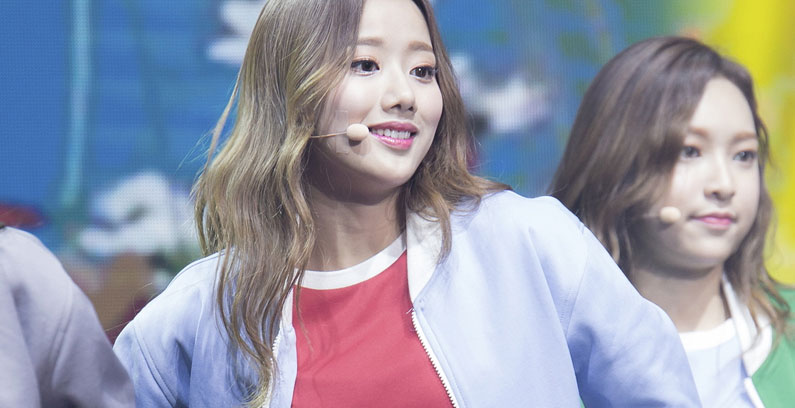Naeun-APRIL